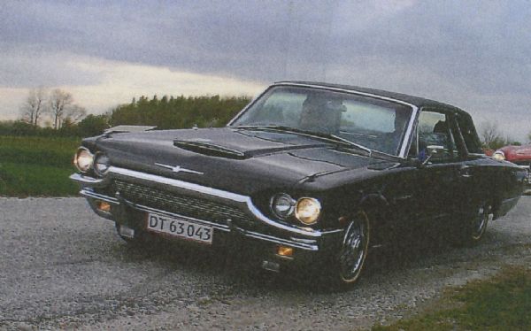 Ford Thunderbird V8